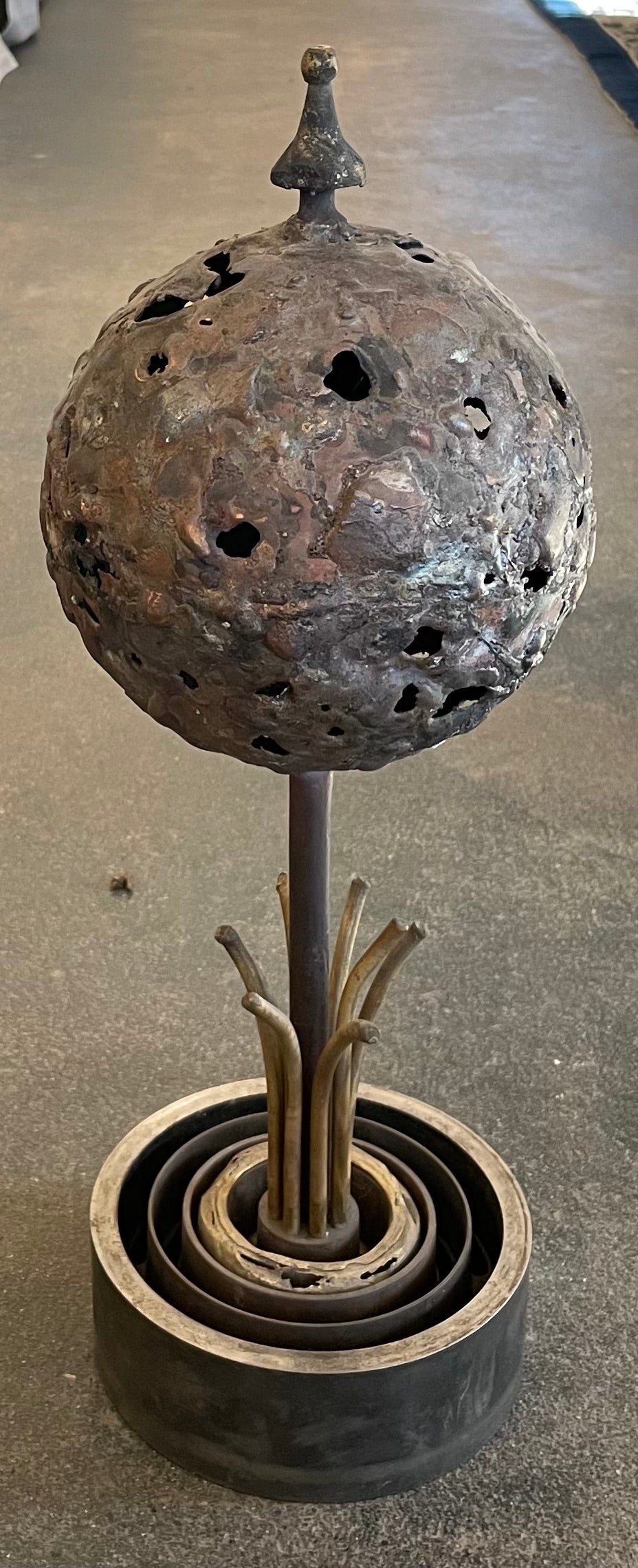 LD27 - Molten Globe with Ring Base by Lee Denten